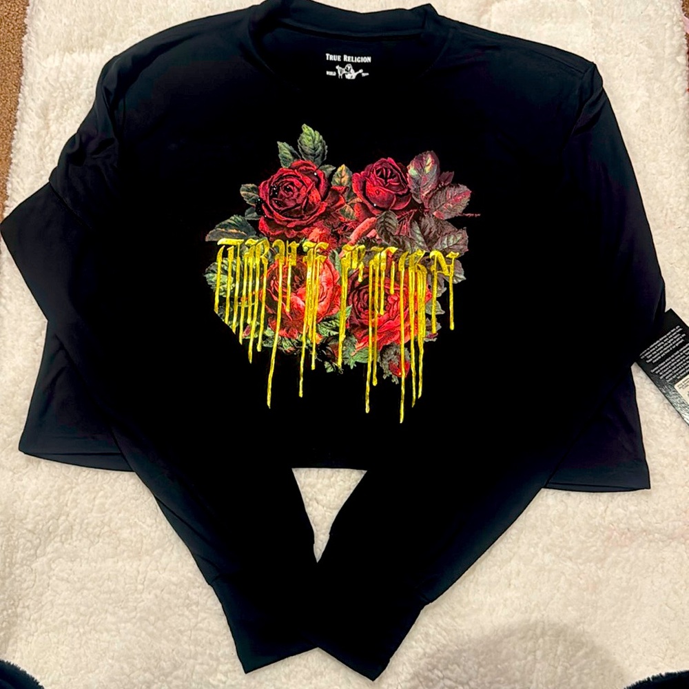 True religion long sleeve crop tee